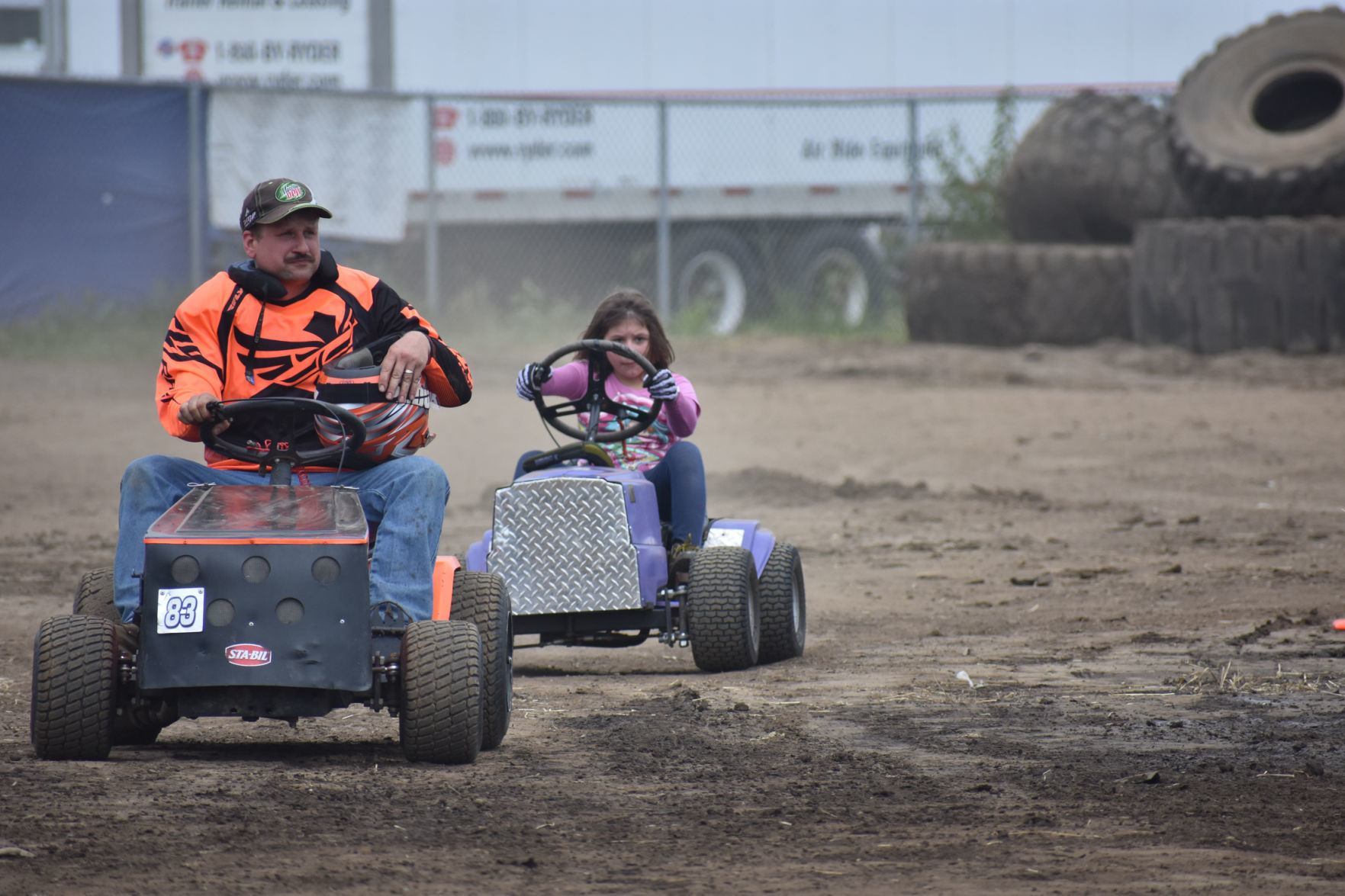 Lawnmower racing 3